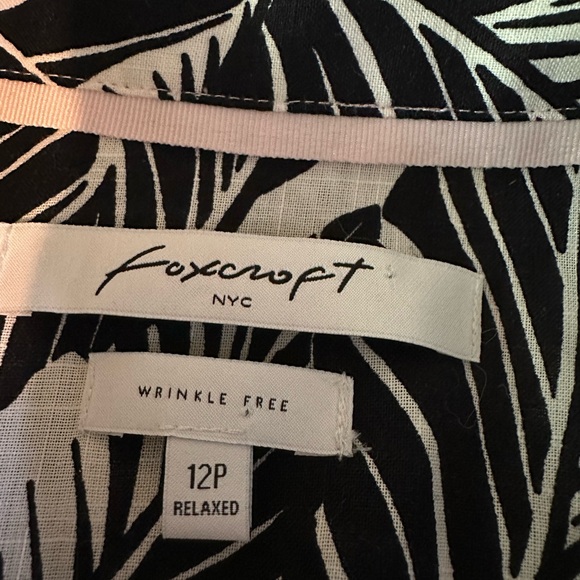 Foxcroft Top Black & White Palm Print Pink Thread Button Wrinkle Free Relaxed - Picture 5 of 11